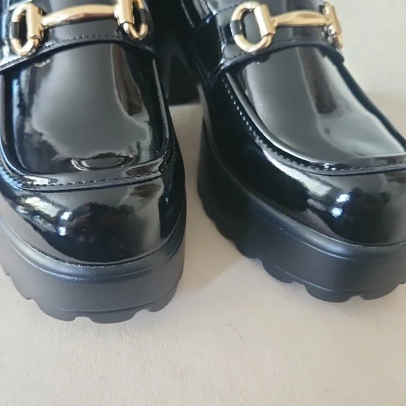 Patten Platform Shoes with Gold Decorative Buckel - Picture 7 of 8